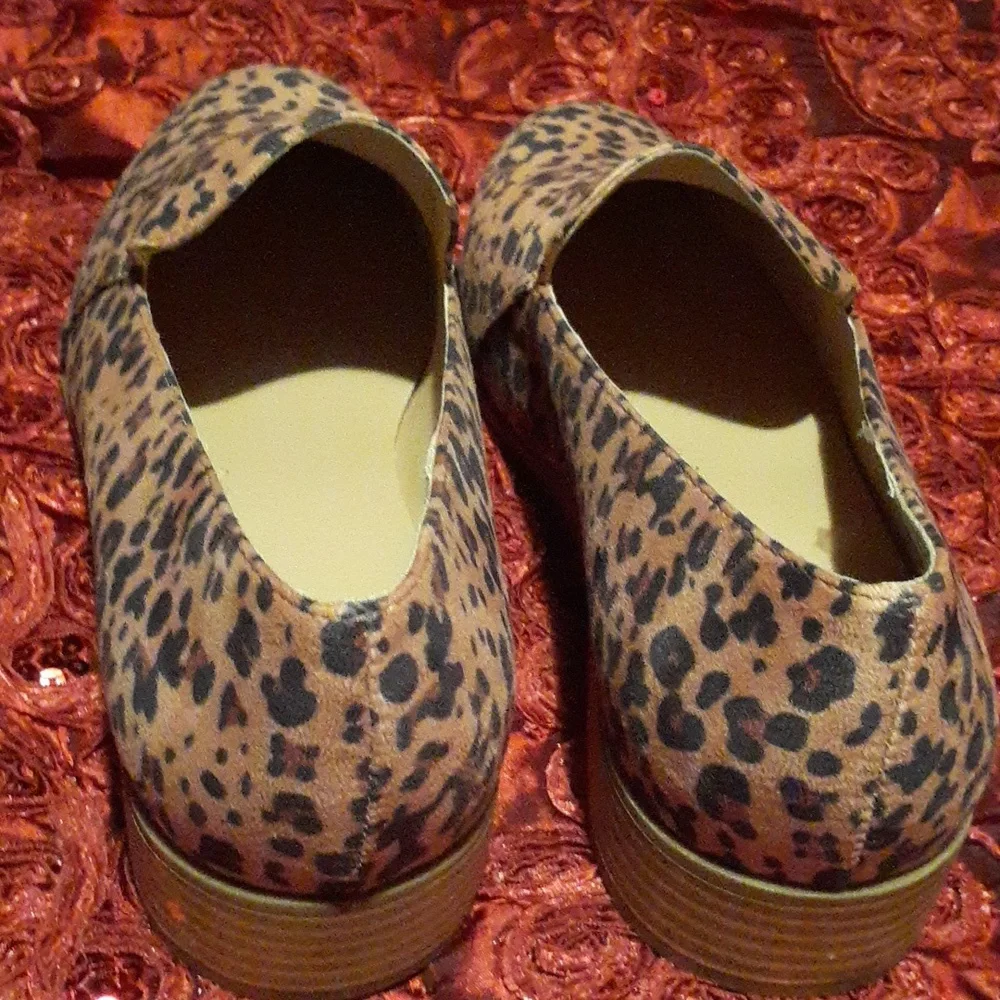 Shoes - Picture 6 of 8